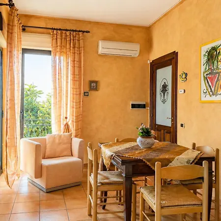 Garden House Near Pantanello *