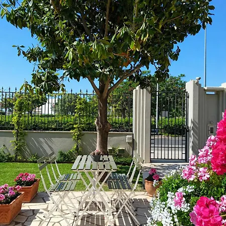 Garden House Near Pantanello